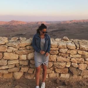 Meet your Posher, Aviva